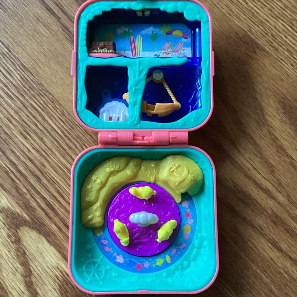 Tropical Adventure Playset with Pink and Blue Accents